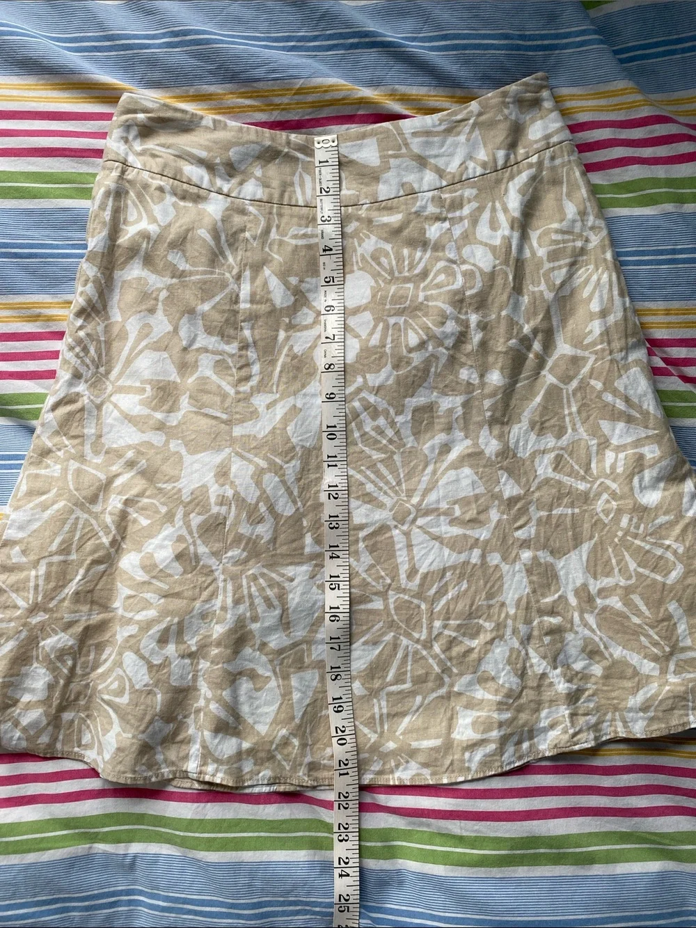 GAP Beige and White Floral A-Line Skirt with Subtle Print - Picture 5 of 6